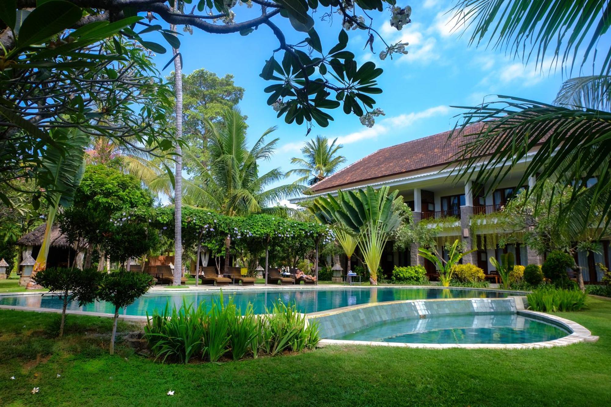 Mina Tanjung Hotel Extérieur photo